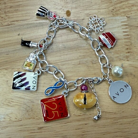 Avon Charm Bracelet Silver Tone, Glam, Fashion, Makeup, Cosmetics, Unique, Y2K - Picture 4 of 16